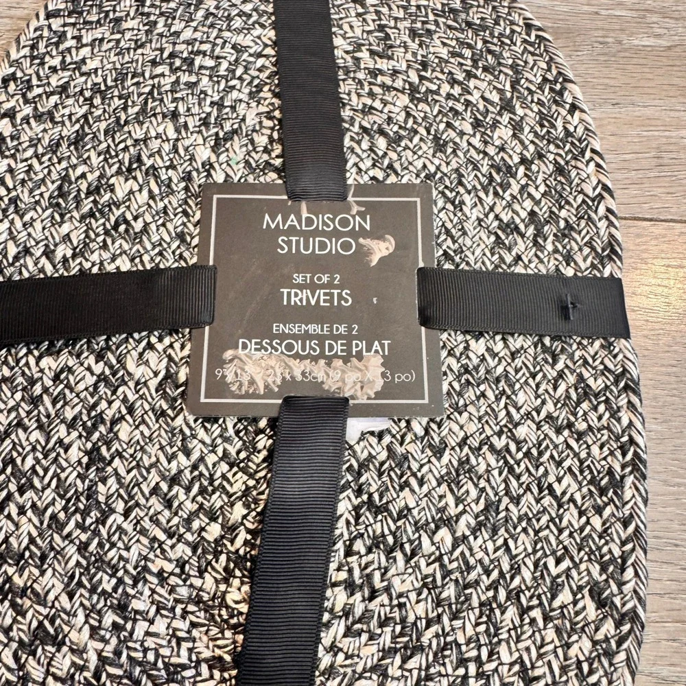 NWT Madison Studio Set of 2 Oval Woven Trivets Black‎ White Textured Modern